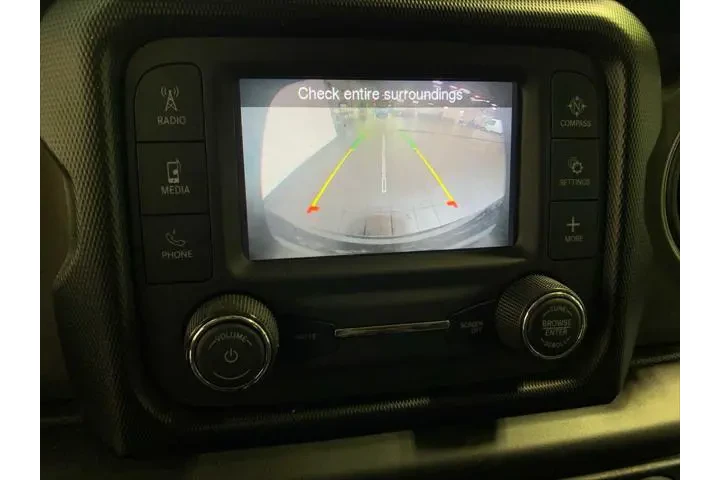 $30589 : Jeep Wrangler Unlimited 2021 image 6