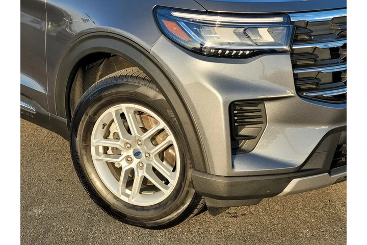 $39400 : Ford Explorer 2025 Active 4d image 9