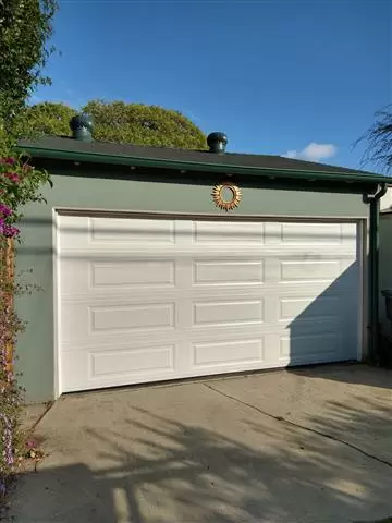 Custom garage door image 1