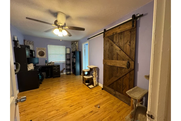 $749000 : Farm House on Horse Property image 9