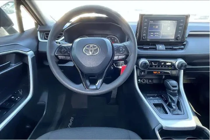 $21563 : Toyota RAV4 2020 LE 4dr SUV image 5