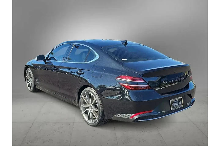 $28250 : Genesis G70 2023 AWD 2.0T 4d image 6