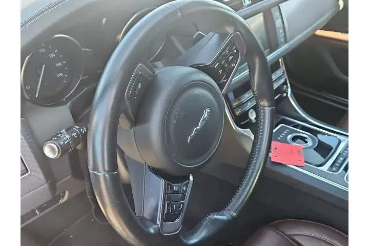 $11500 : Jaguar XF 2016 R-Sport 4dr S image 2