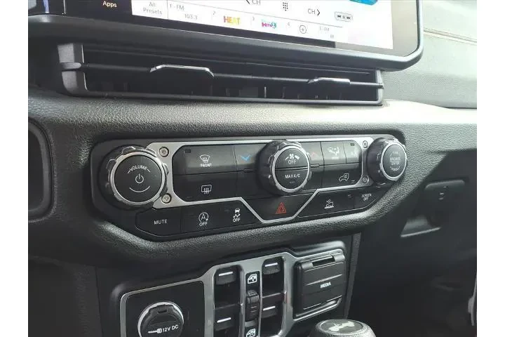 $33777 : Jeep Wrangler 2024 4x4 Sport image 6