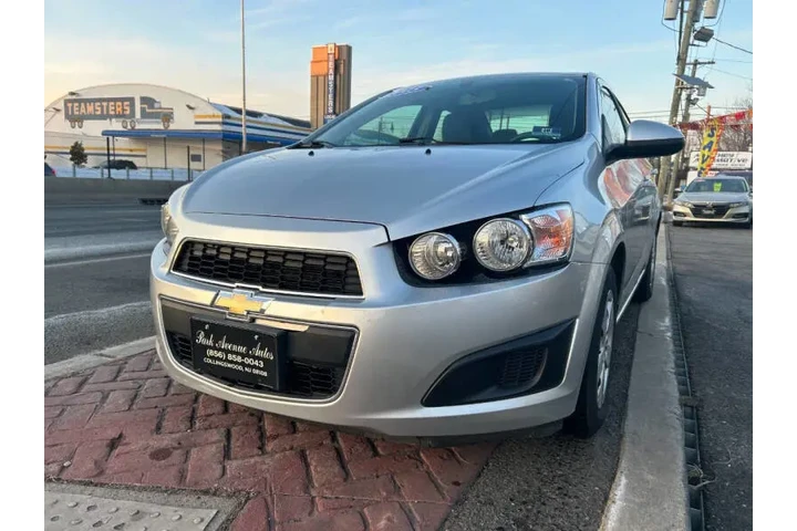 $5995 : 2015 Sonic LS Auto image 9