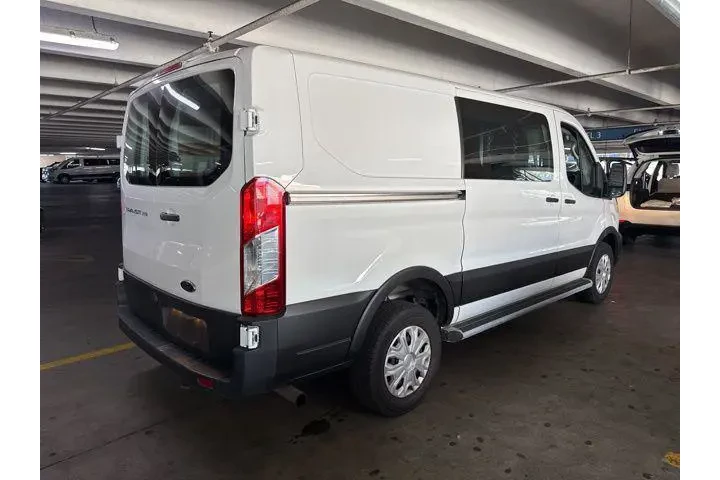 $30995 : Ford Transit 2024 250 3dr SW image 3