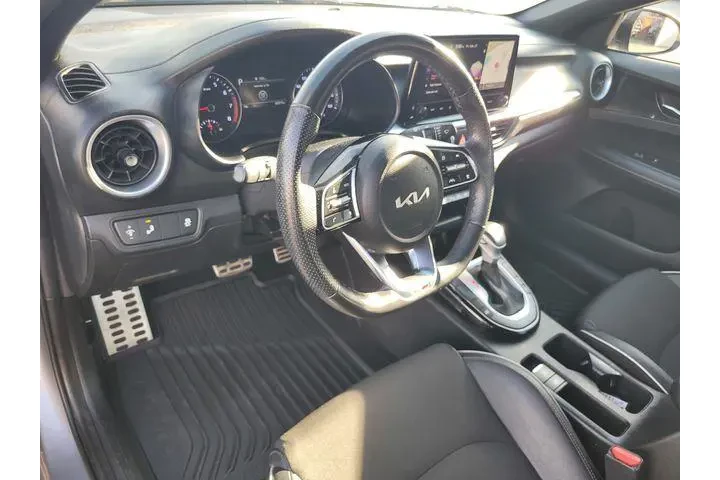 $17348 : Kia Forte 2023 GT-Line 4dr S image 9