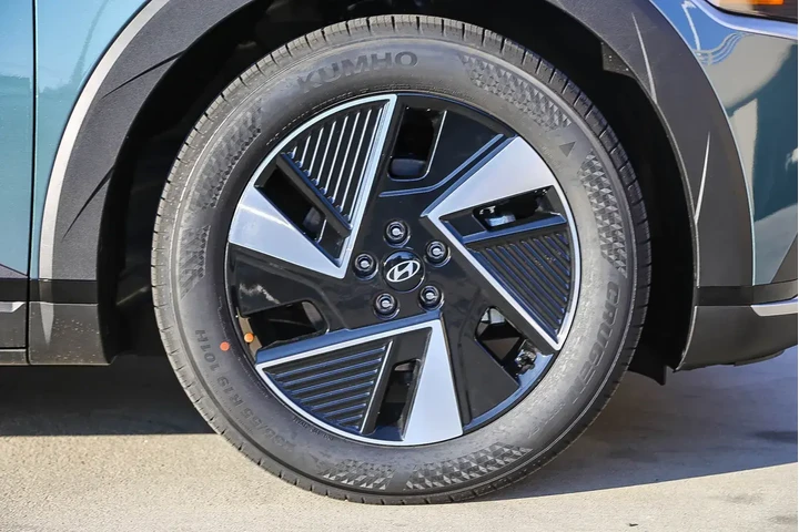 $38995 : Hyundai IONIQ 5 2026 SE 4dr image 10