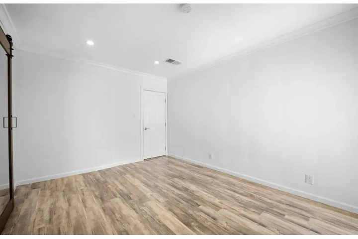 $2500 : 3Bed/2Bath in Huntington Park image 4
