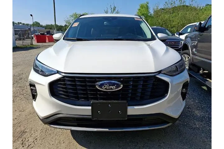 $27792 : Ford Escape Plug-In Hybrid 2 image 2