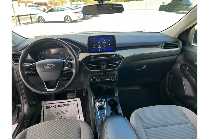 2022 Escape SE AWD image 9
