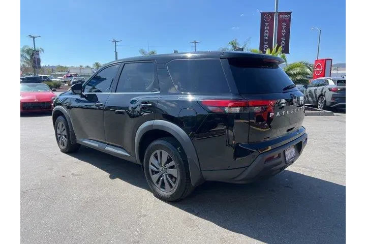 $27081 : Nissan Pathfinder 2024 S 4dr image 4