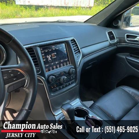 Used 2018 Grand Cherokee Limi image 7