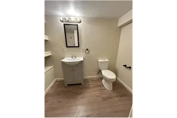 $525 : Rental property with 1 bedro image 7