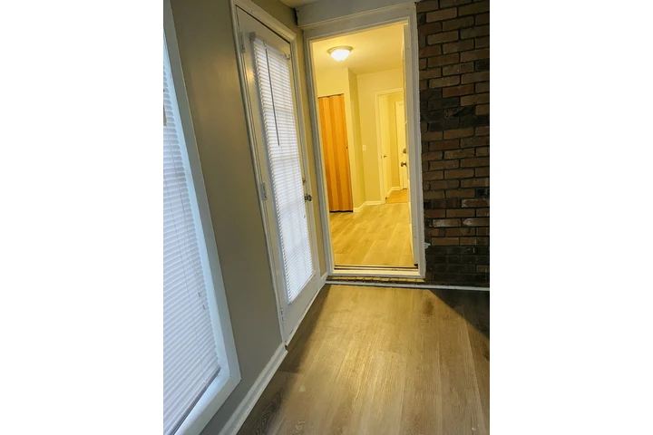 $1300 : Apt Decatur, 2 cuartos 1 bano image 10