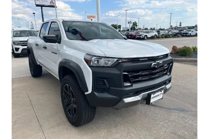 $37573 : Chevrolet Colorado 2024 4x4 image 3