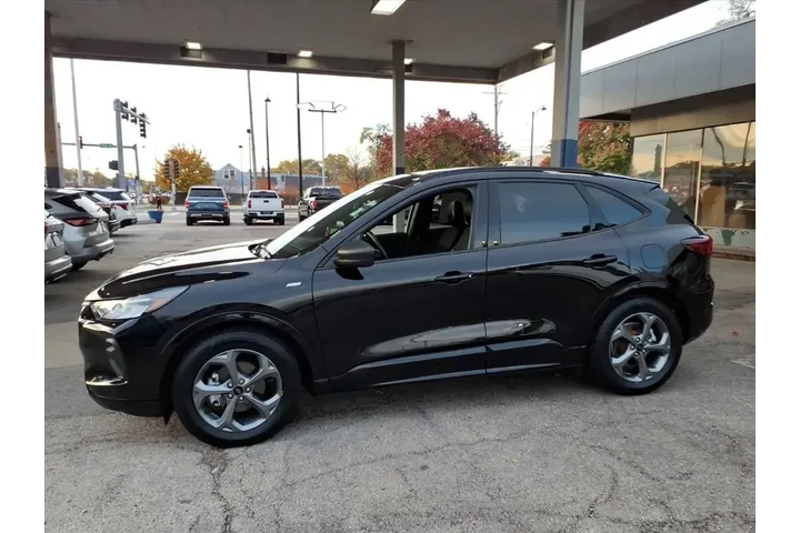 $24897 : Ford Escape 2023 ST-Line 4dr image 6