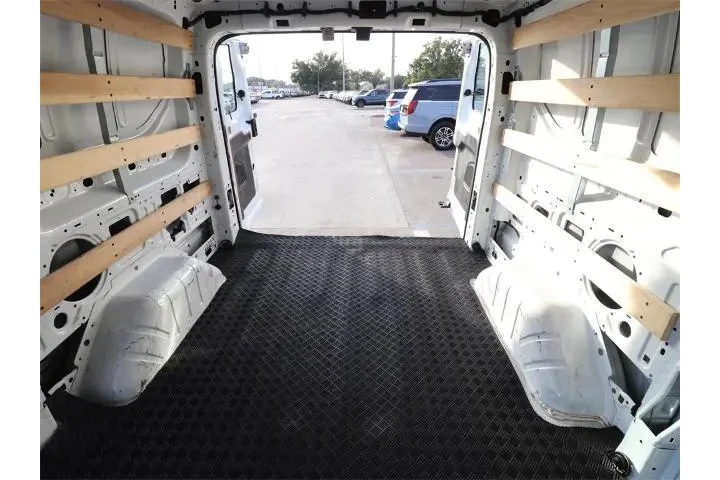 $32904 : Ford Transit 2024 250 3dr SW image 10
