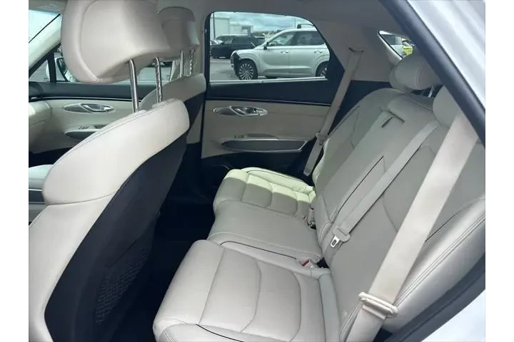 $36900 : Genesis GV70 2023 AWD 2.5T S image 10