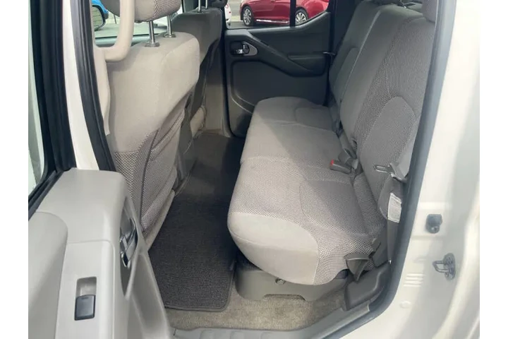 $12995 : 2009 Frontier SE V6 image 10