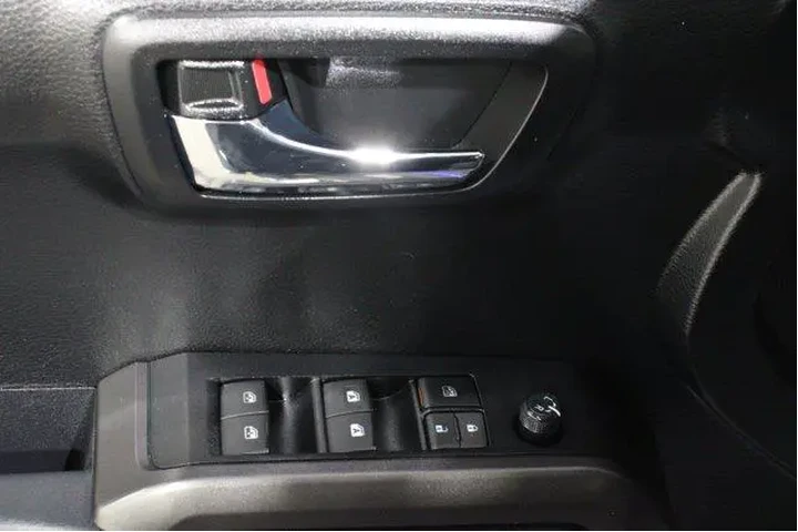 $39998 : Toyota Tacoma 2022 4x4 TRD S image 7