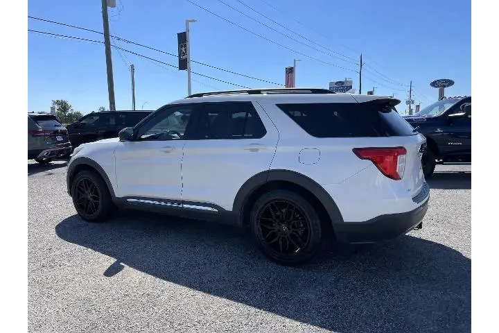 $17282 : Ford Explorer 2020 XLT 4dr S image 3