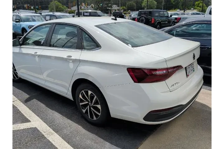 $17665 : Volkswagen Jetta 2024 S 4dr image 4