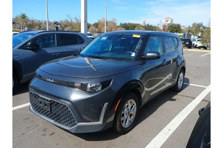 $15272 : Kia Soul 2023 LX 4dr Crossov image 1