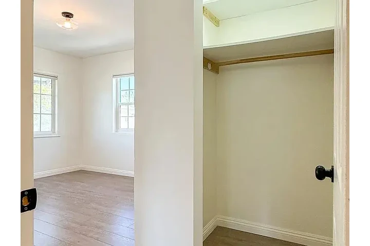 $1025 : 3 dormitorios en El Sereno image 5