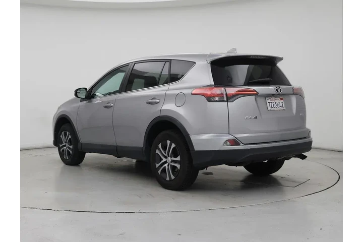 $20998 : Toyota RAV4 2017 LE 4dr SUV image 2