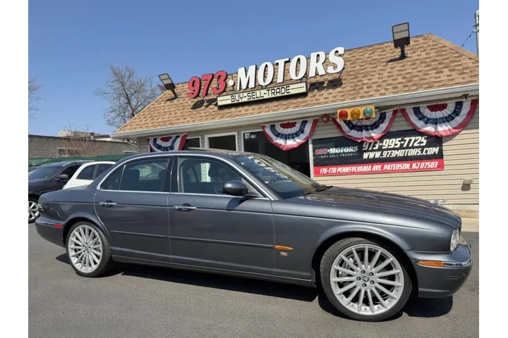 $9899 : 2005 XJR image 1