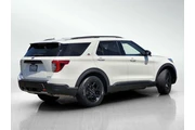 $39126 : Ford Explorer 2023 AWD Timbe thumbnail