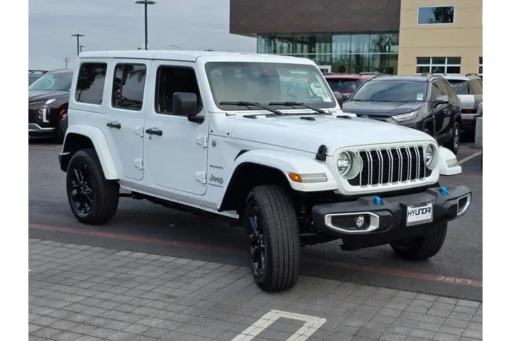 $33336 : Jeep Wrangler 2024 4x4 Sahar image 4