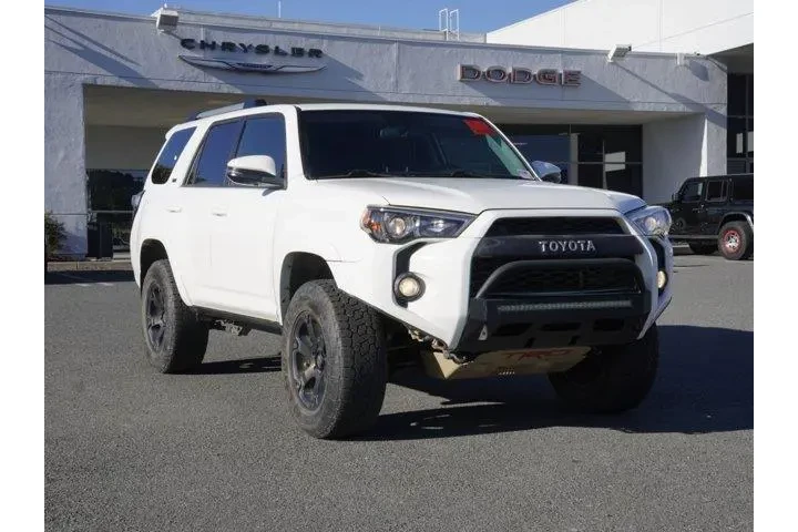 $35135 : Toyota 4Runner 2019 4x4 SR5 image 2