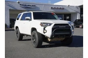 $35135 : Toyota 4Runner 2019 4x4 SR5 thumbnail