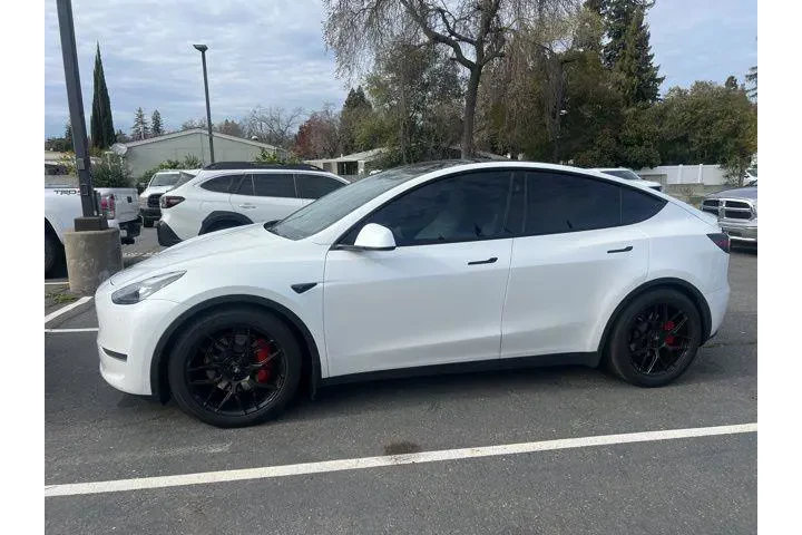 $36988 : Tesla Model Y 2024 AWD Perfo image 2