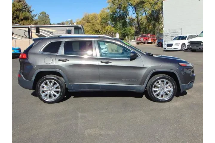 $10055 : Jeep Cherokee 2015 Limited 4 image 3
