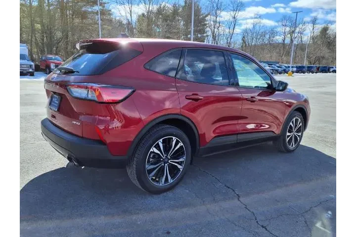 $25995 : Ford Escape 2022 AWD SE 4dr image 3