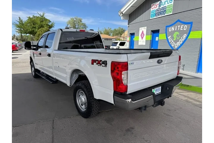 2022 F-250 SD Platinum Crew C image 7