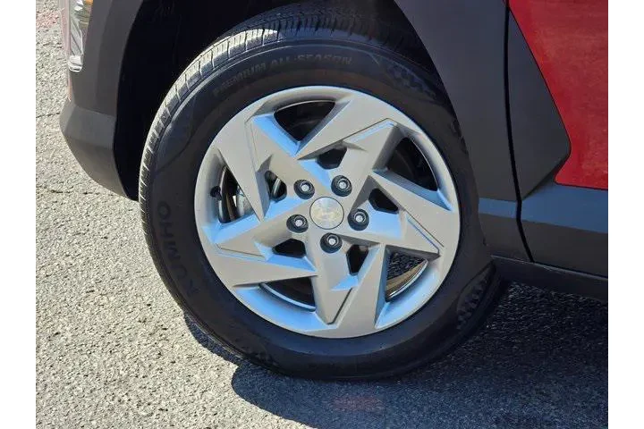 $20576 : Hyundai KONA 2024 AWD SE 4dr image 8