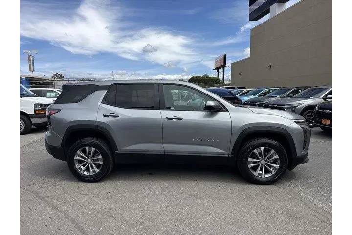 $23500 : Chevrolet Equinox 2025 LT 4d image 2