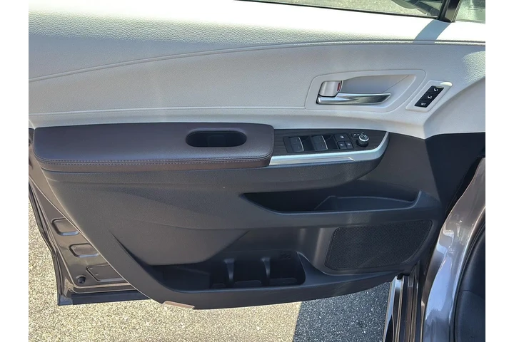 $45000 : Gold Certified 2022 Sienna Pl image 5