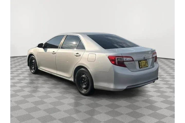Toyota Camry 2012 L 4dr Seda image 3