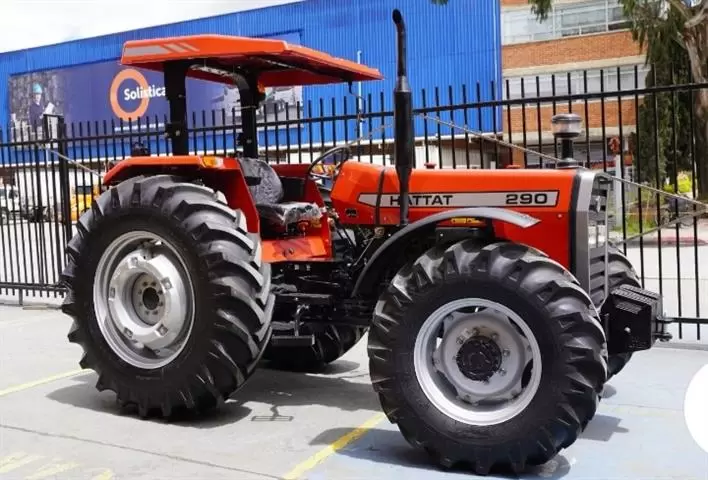 $198000000 : Tractor con techo  HATTAT 290 image 1