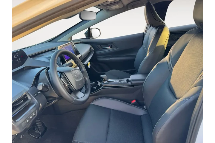$39999 : Toyota Prius Plug-in Hybrid image 9