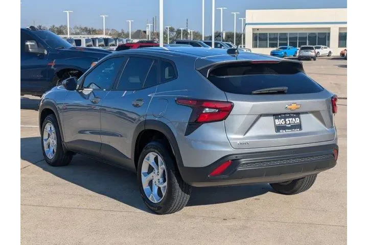 $19482 : Chevrolet Trax 2024 LS 4dr C image 5