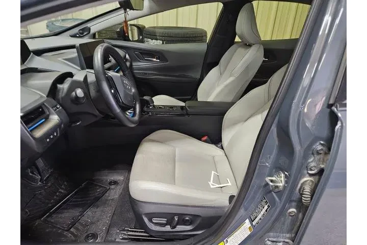 $29000 : Toyota Prius 2024 AWD Limite image 8