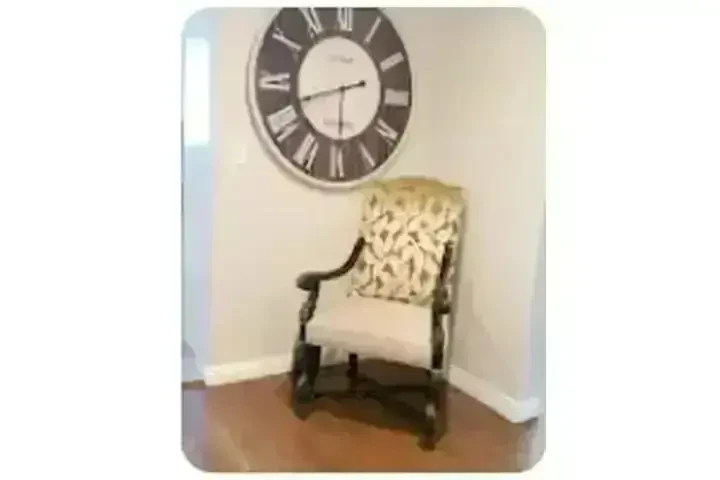 BUSCO TAPICERO Y COSTURERA image 2