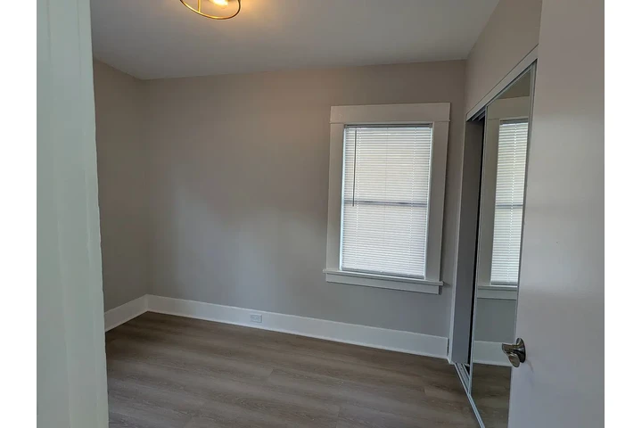 $800 : Casa dúplex de 2 dormitorios ! image 9