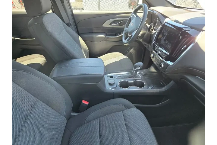 $32991 : Chevrolet Traverse 2023 LT C image 3